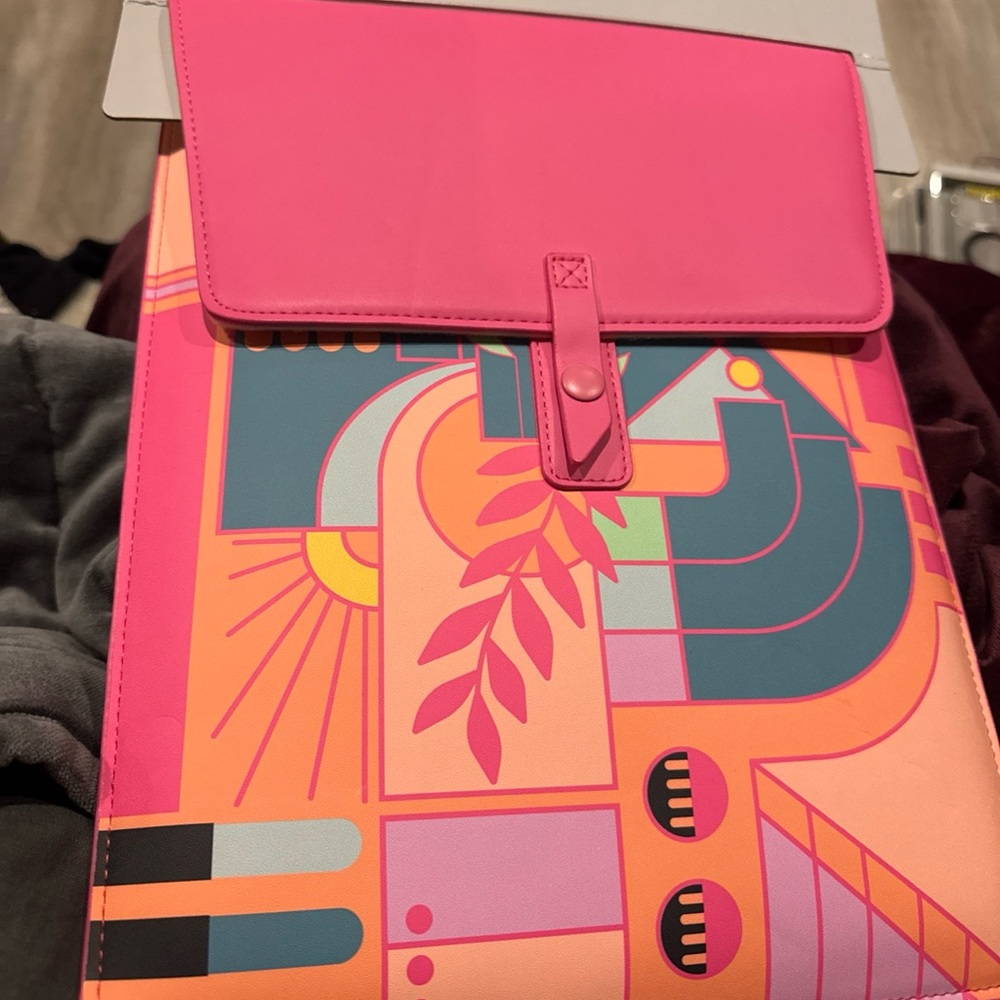 New with tags, I pad sleeve fits IPad 3rd gen